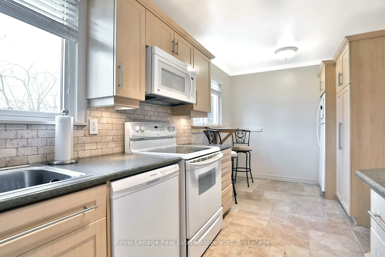 1270, Gainsborough, 1005 - FA Falgarwood, Oakville