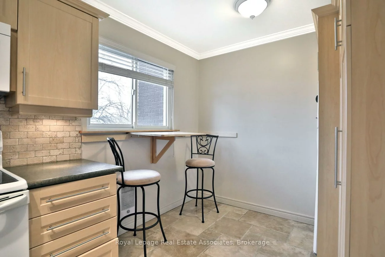 1270, Gainsborough, 1005 - FA Falgarwood, Oakville