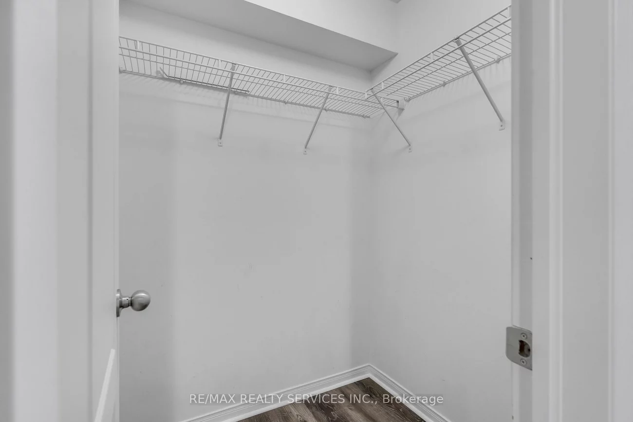 43, Hays, 1015 - RO River Oaks, Oakville