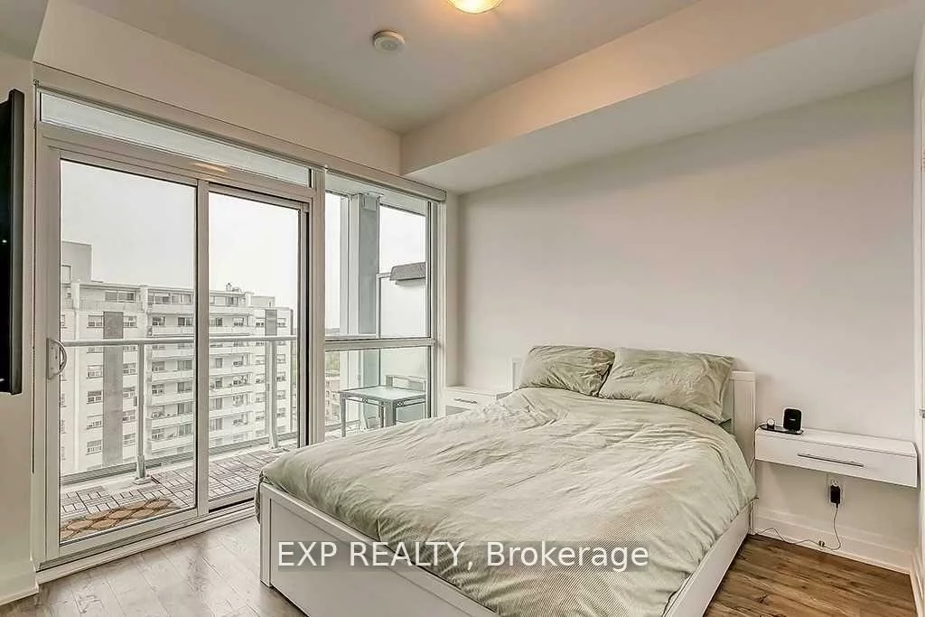 55, Speers, 1002 - CO Central, Oakville
