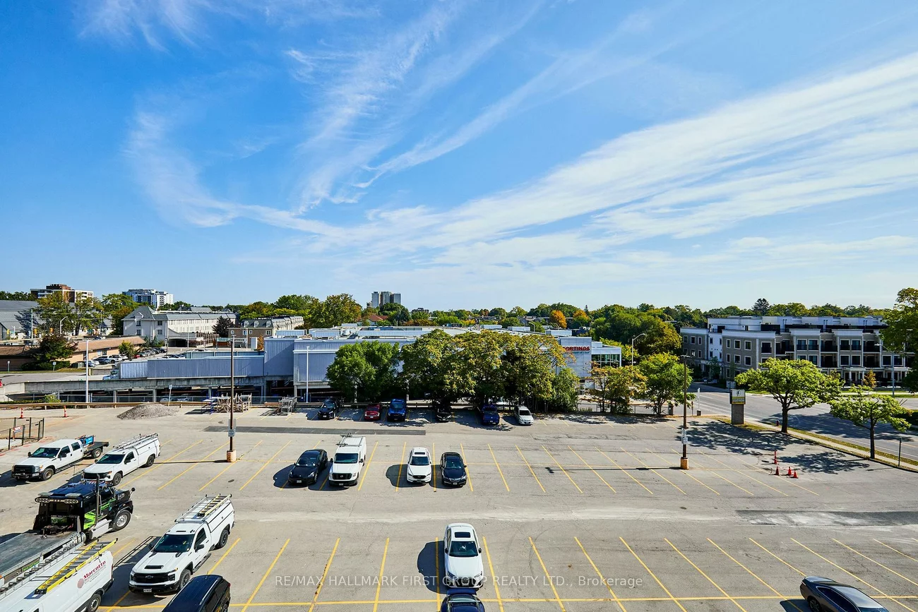 123, Maurice, 1002 - CO Central, Oakville