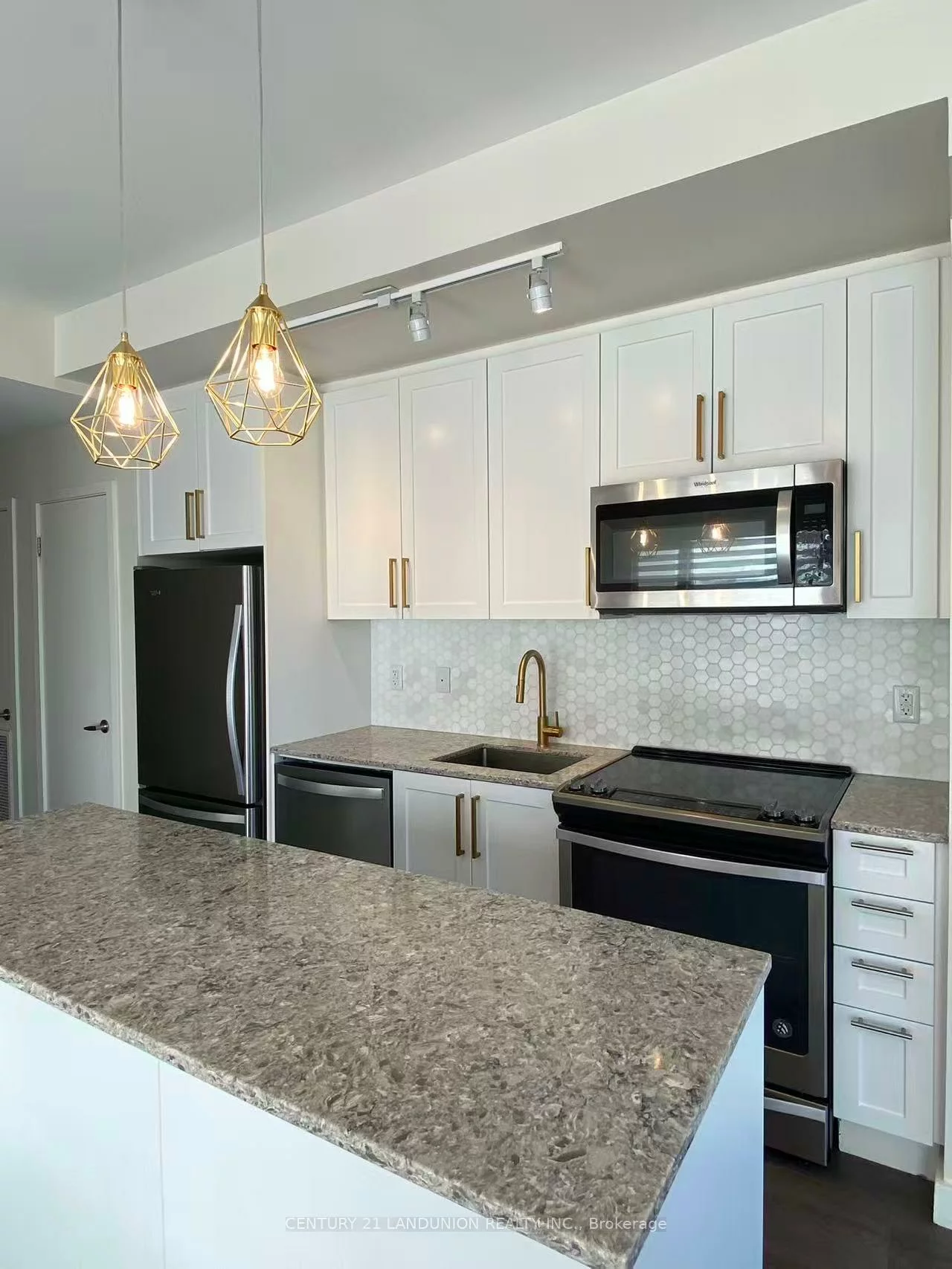 210, Sabina, 1008 - GO Glenorchy, Oakville