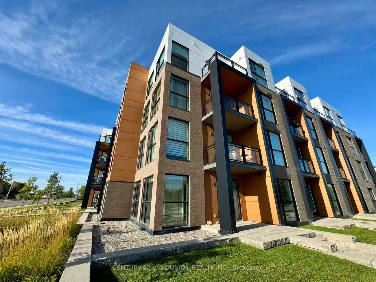 210, Sabina, 1008 - GO Glenorchy, Oakville