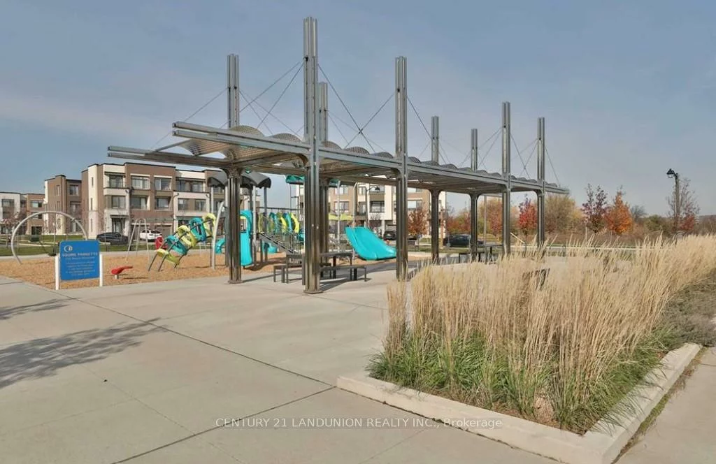 210, Sabina, 1008 - GO Glenorchy, Oakville