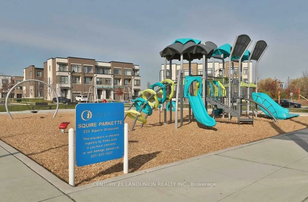 210, Sabina, 1008 - GO Glenorchy, Oakville