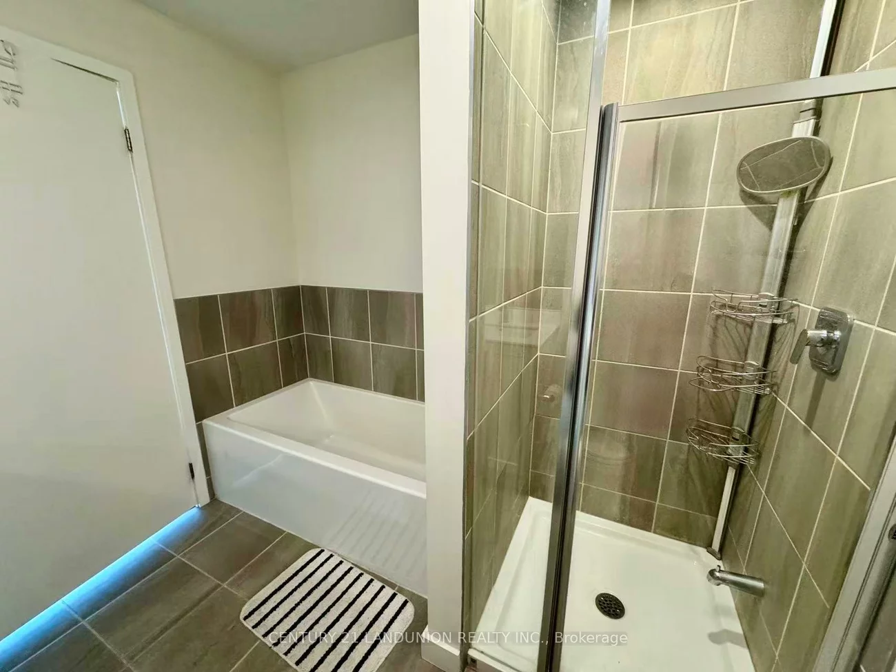 210, Sabina, 1008 - GO Glenorchy, Oakville