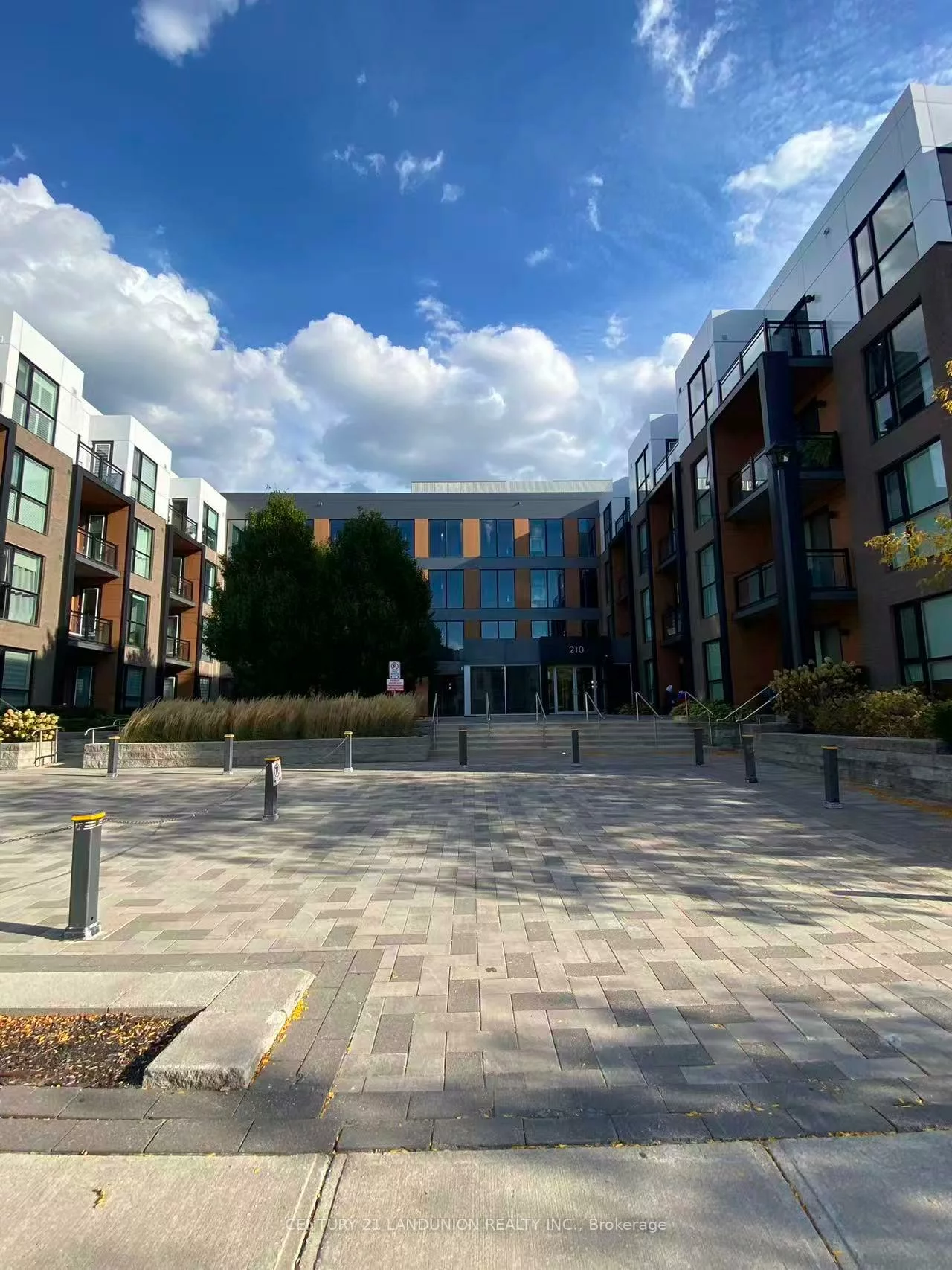 210, Sabina, 1008 - GO Glenorchy, Oakville