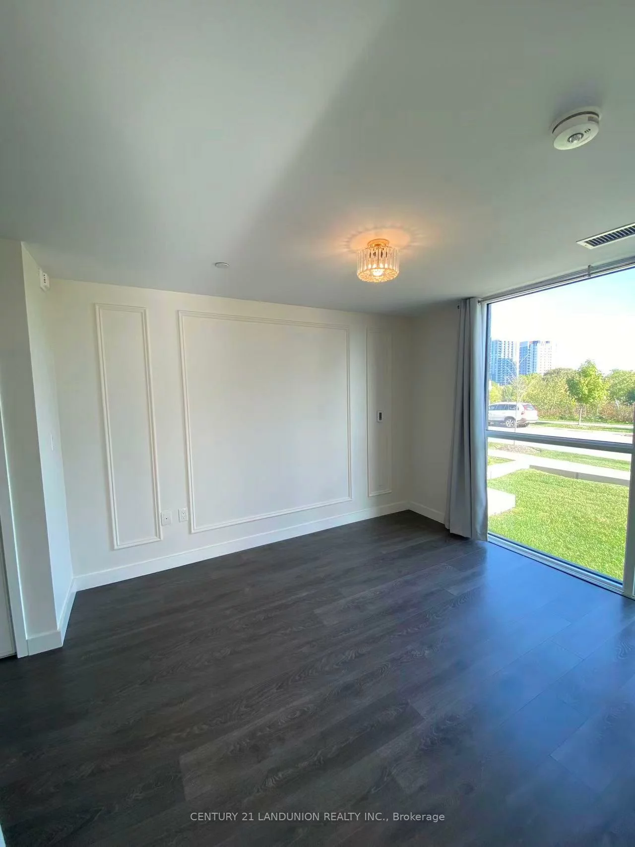 210, Sabina, 1008 - GO Glenorchy, Oakville