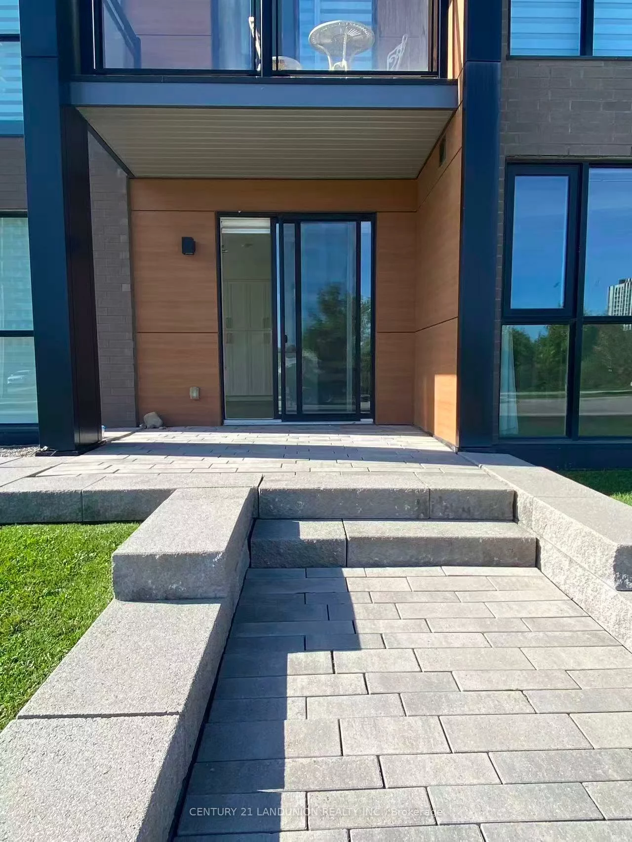 210, Sabina, 1008 - GO Glenorchy, Oakville