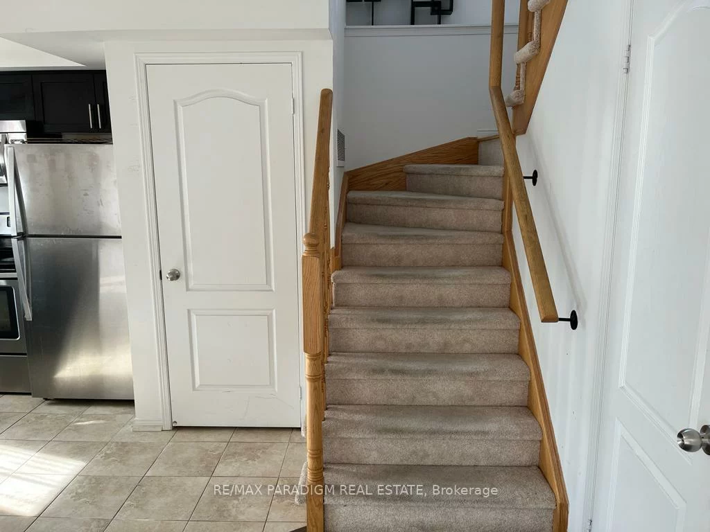 2488, Post, 1015 - RO River Oaks, Oakville