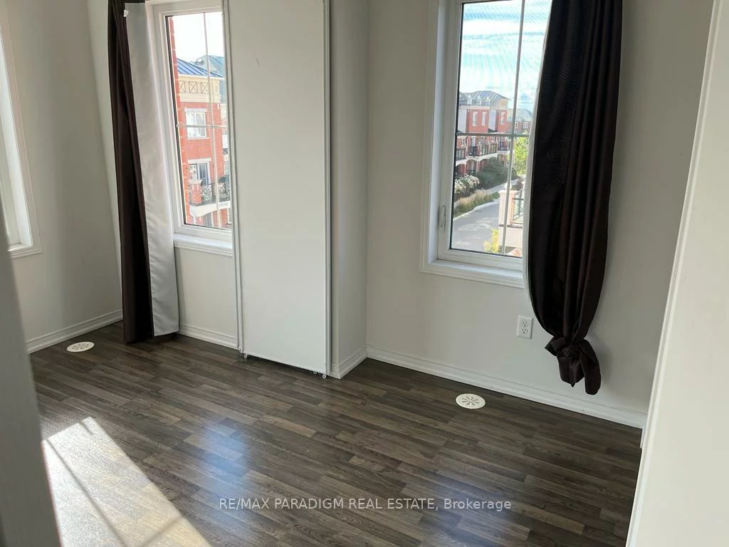 2488, Post, 1015 - RO River Oaks, Oakville