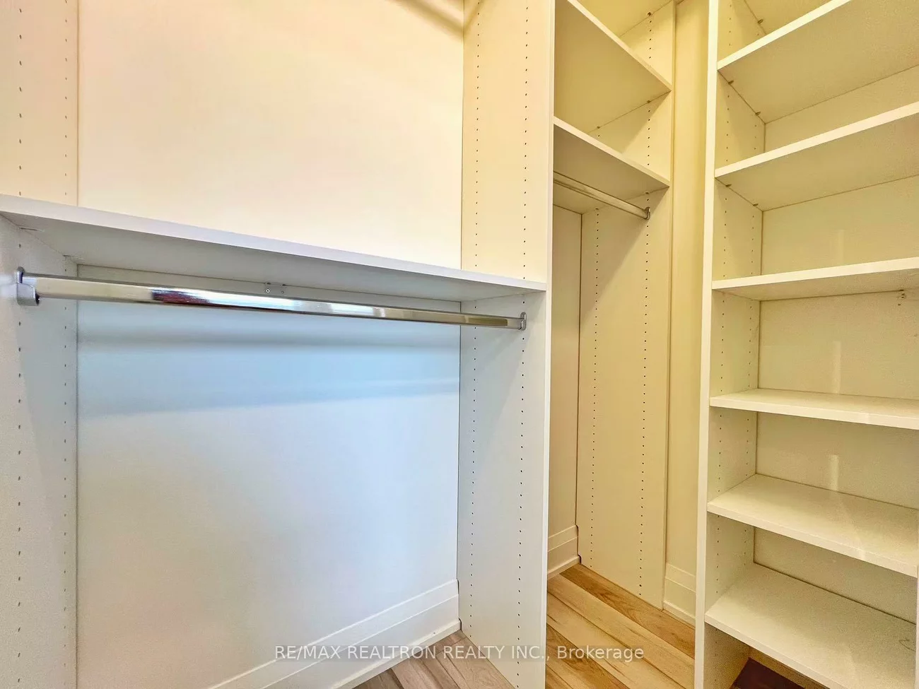 3250, Carding Mill, 1008 - GO Glenorchy, Oakville
