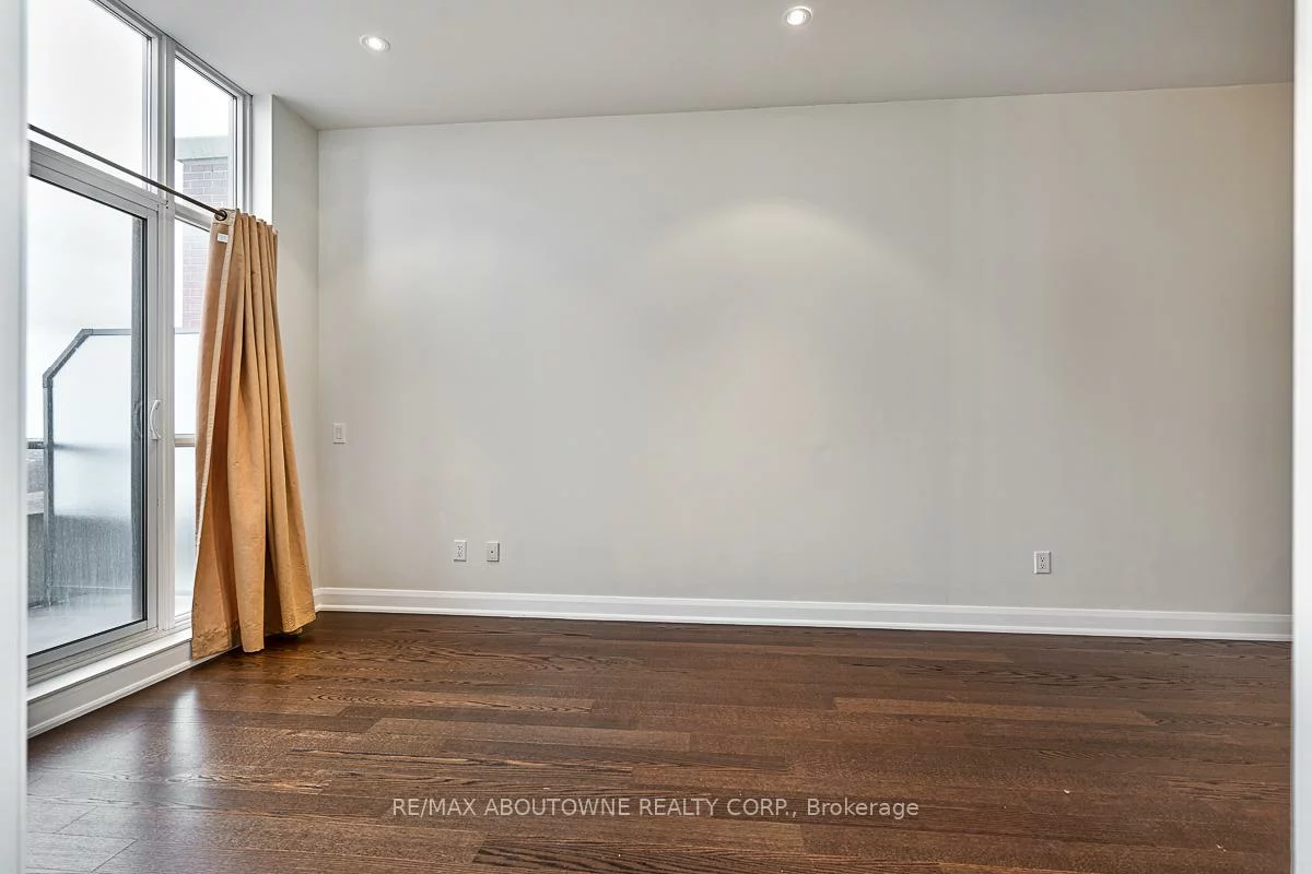 2480, PRINCE MICHAEL, 1009 - JC Joshua Creek, Oakville