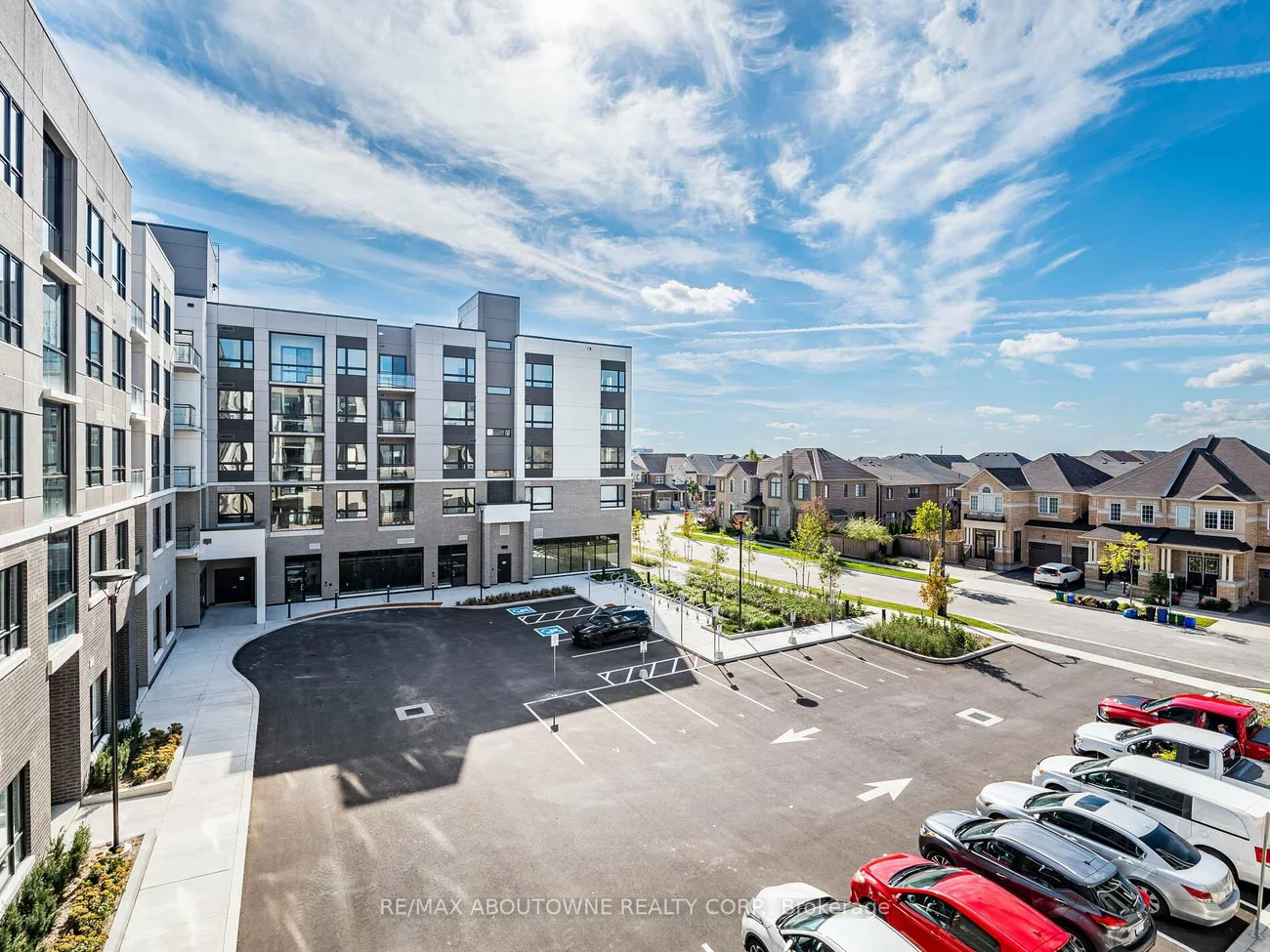 3250, Carding Mill, 1008 - GO Glenorchy, Oakville
