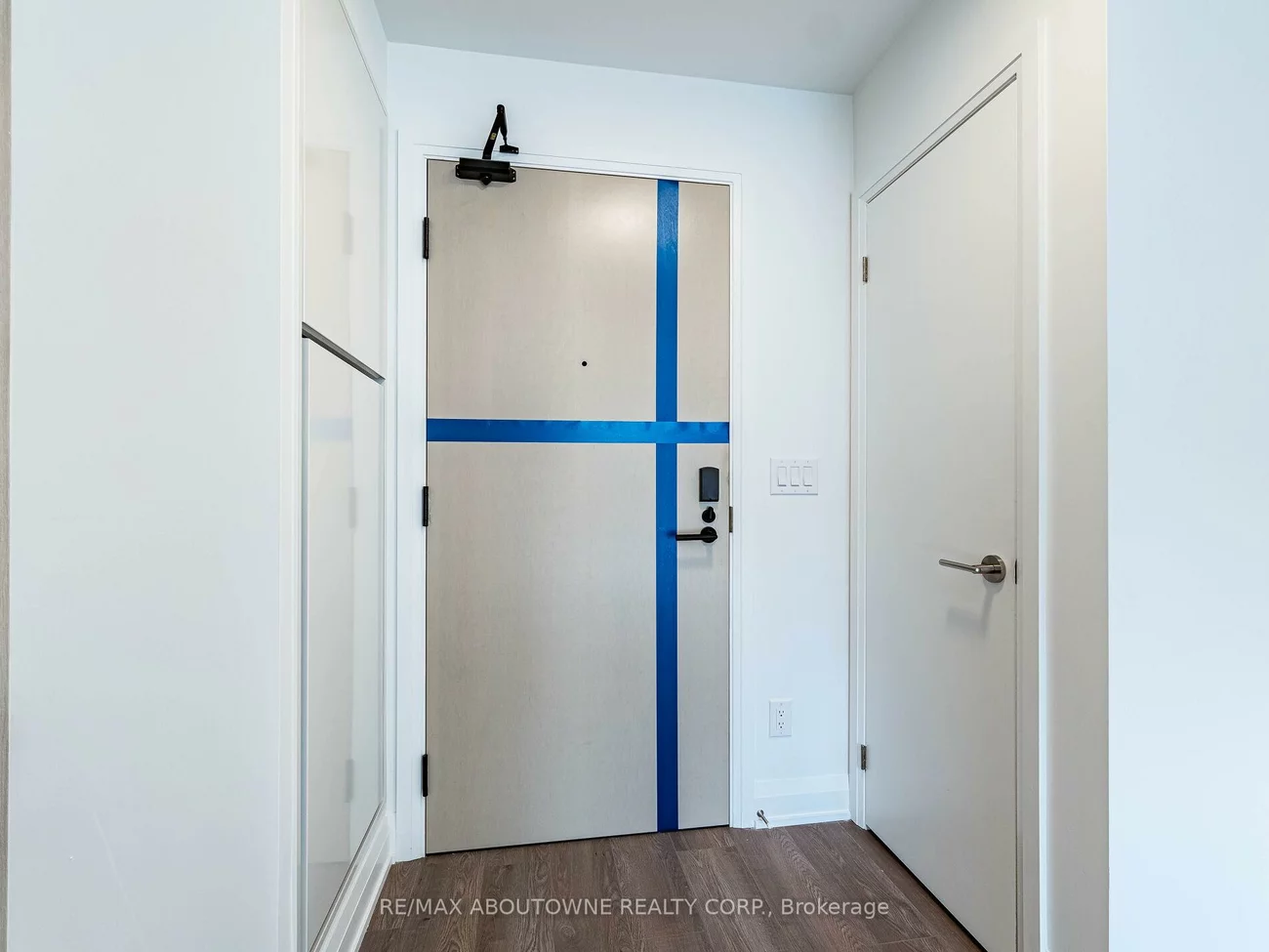 3250, Carding Mill, 1008 - GO Glenorchy, Oakville