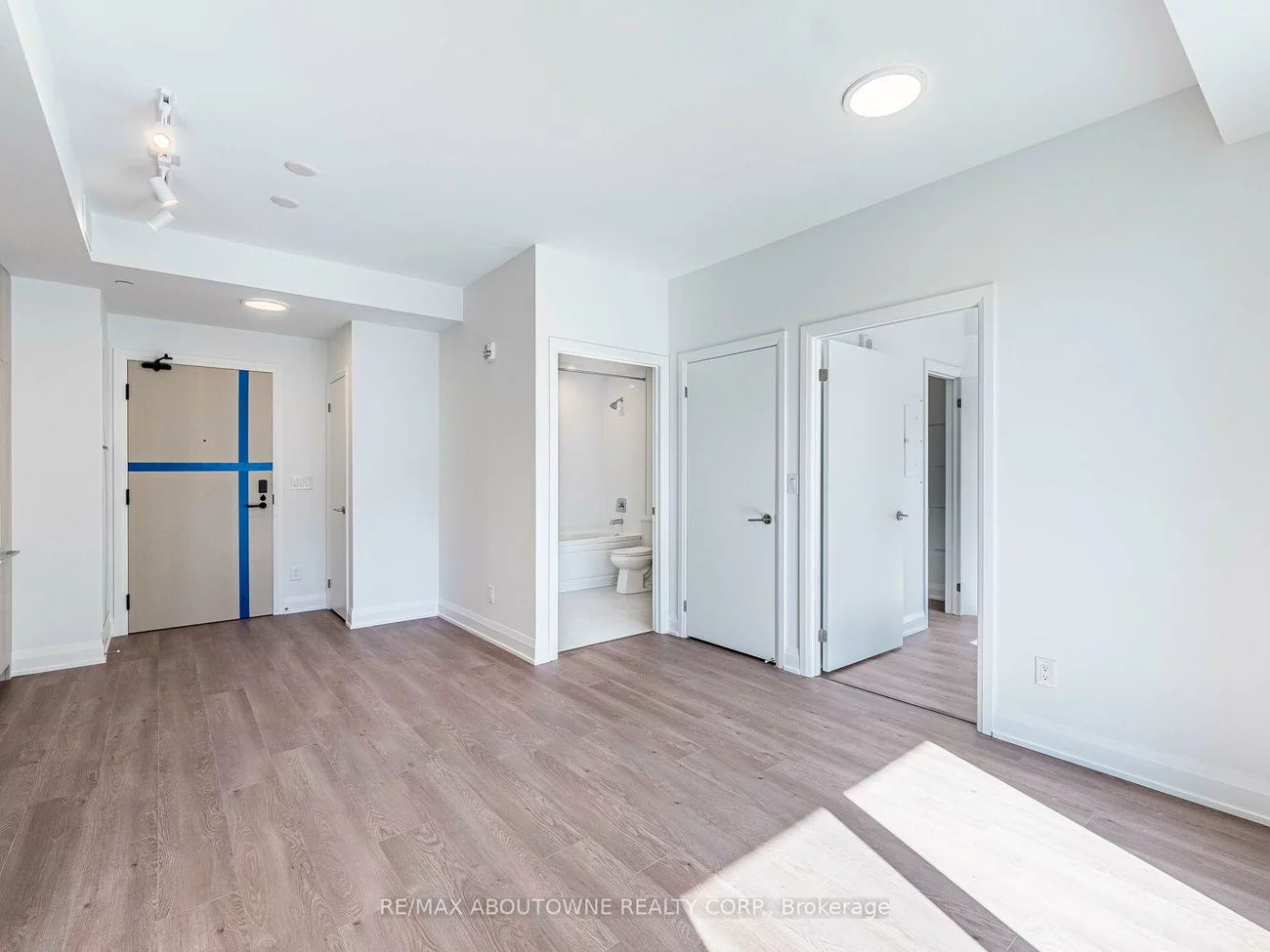 3250, Carding Mill, 1008 - GO Glenorchy, Oakville