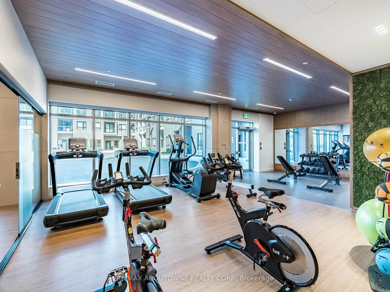 3250, Carding Mill, 1008 - GO Glenorchy, Oakville