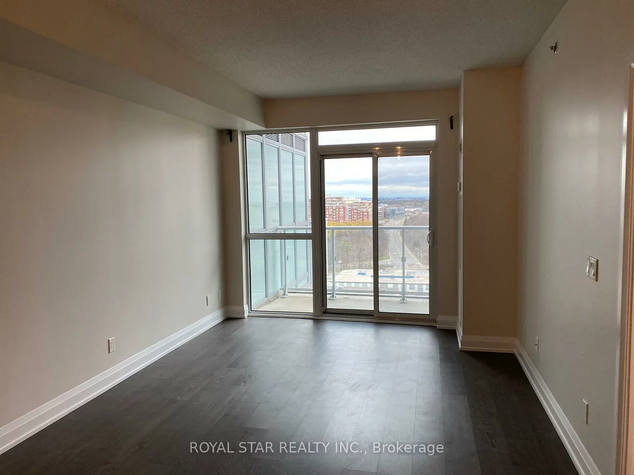 65, Speers, 1002 - CO Central, Oakville