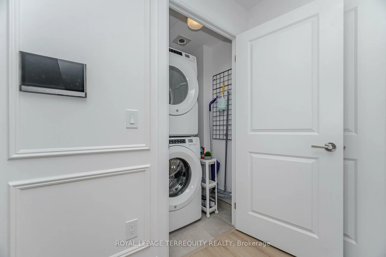 3240, William Coltson, 1010 - JM Joshua Meadows, Oakville