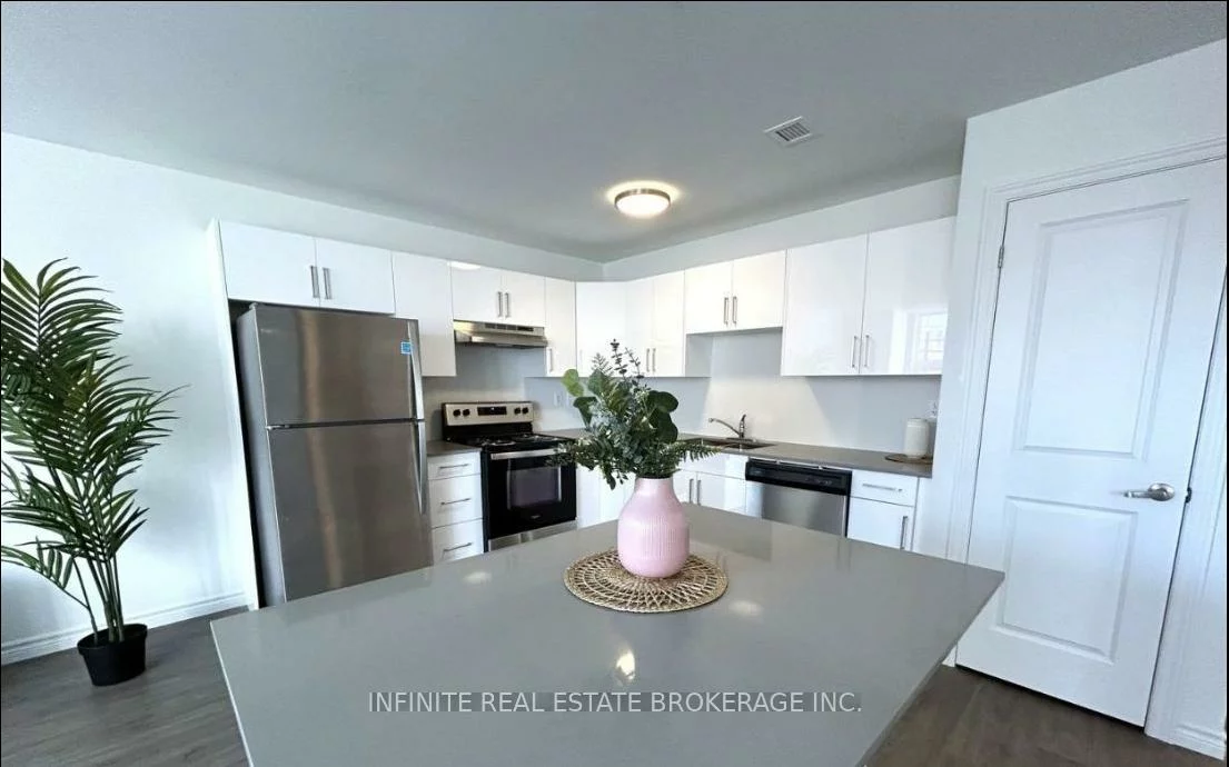 1254, Marlborough, 1003 - CP College Park, Oakville