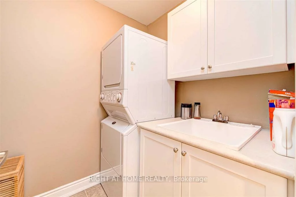 99, Brant, 1002 - CO Central, Oakville