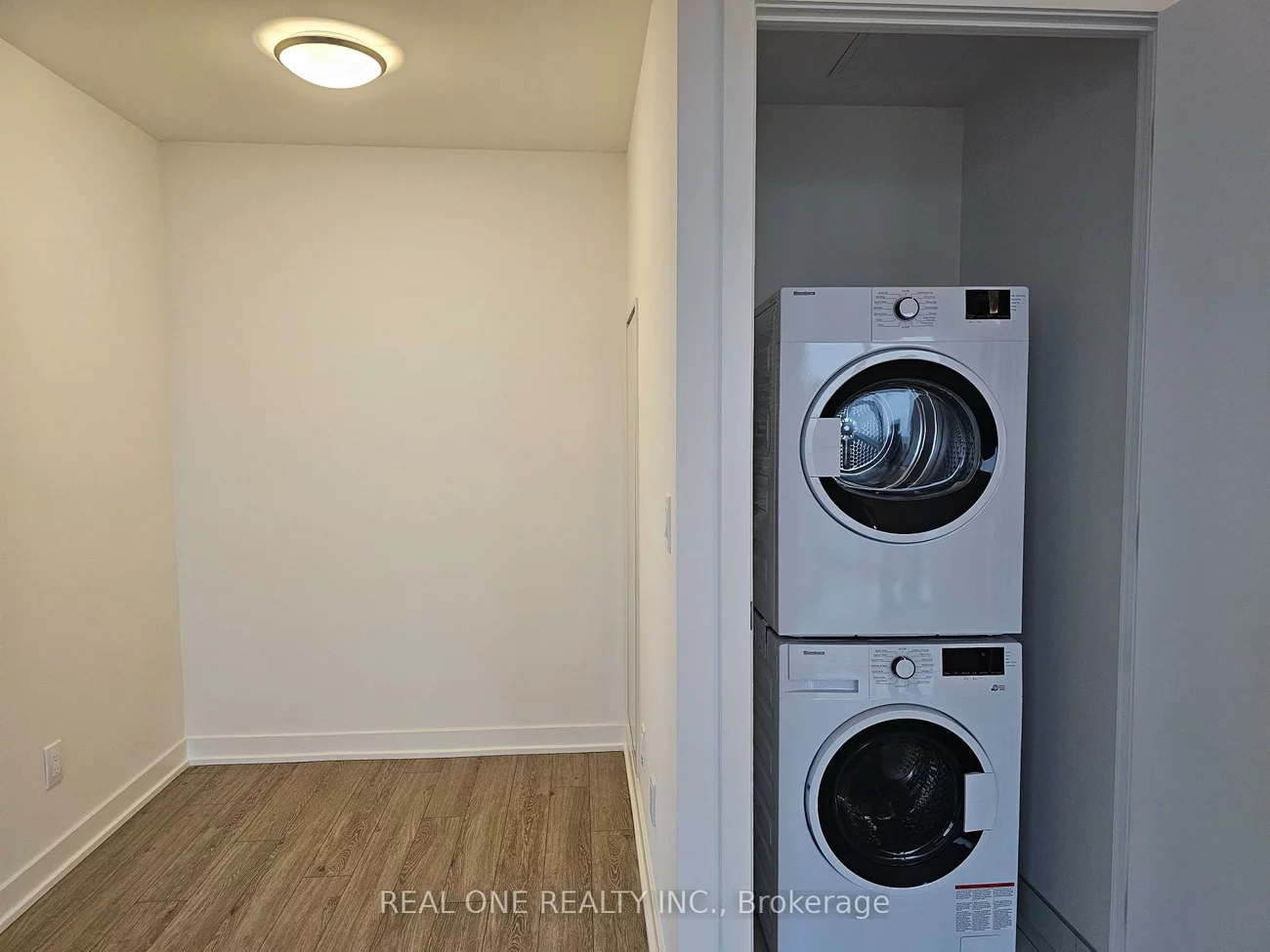 3071, Trafalgar, 1010 - JM Joshua Meadows, Oakville