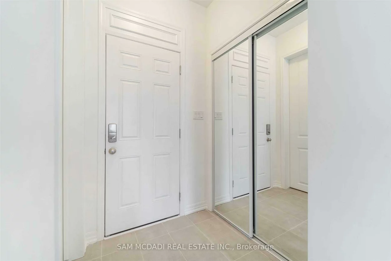 70, Huguenot, 1008 - GO Glenorchy, Oakville