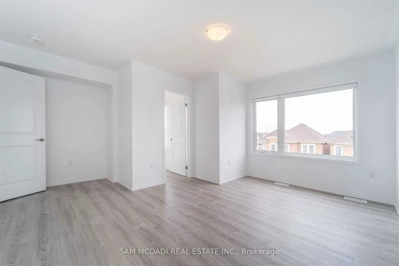 70, Huguenot, 1008 - GO Glenorchy, Oakville