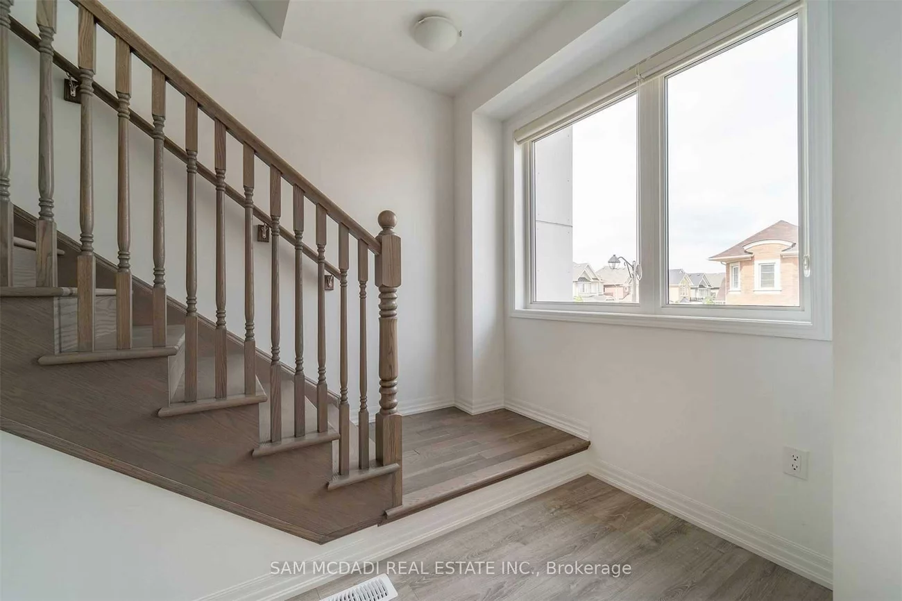 70, Huguenot, 1008 - GO Glenorchy, Oakville