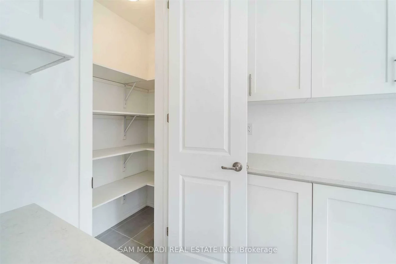 70, Huguenot, 1008 - GO Glenorchy, Oakville