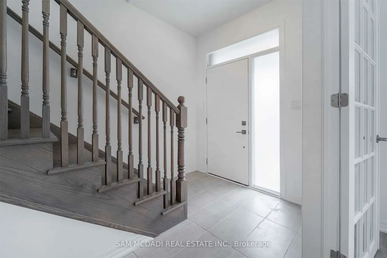 70, Huguenot, 1008 - GO Glenorchy, Oakville