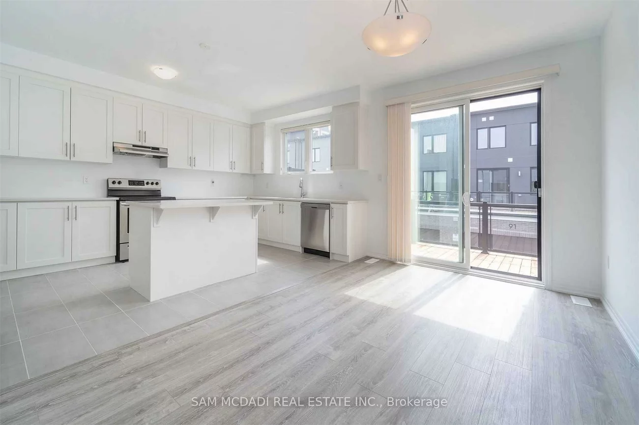 70, Huguenot, 1008 - GO Glenorchy, Oakville