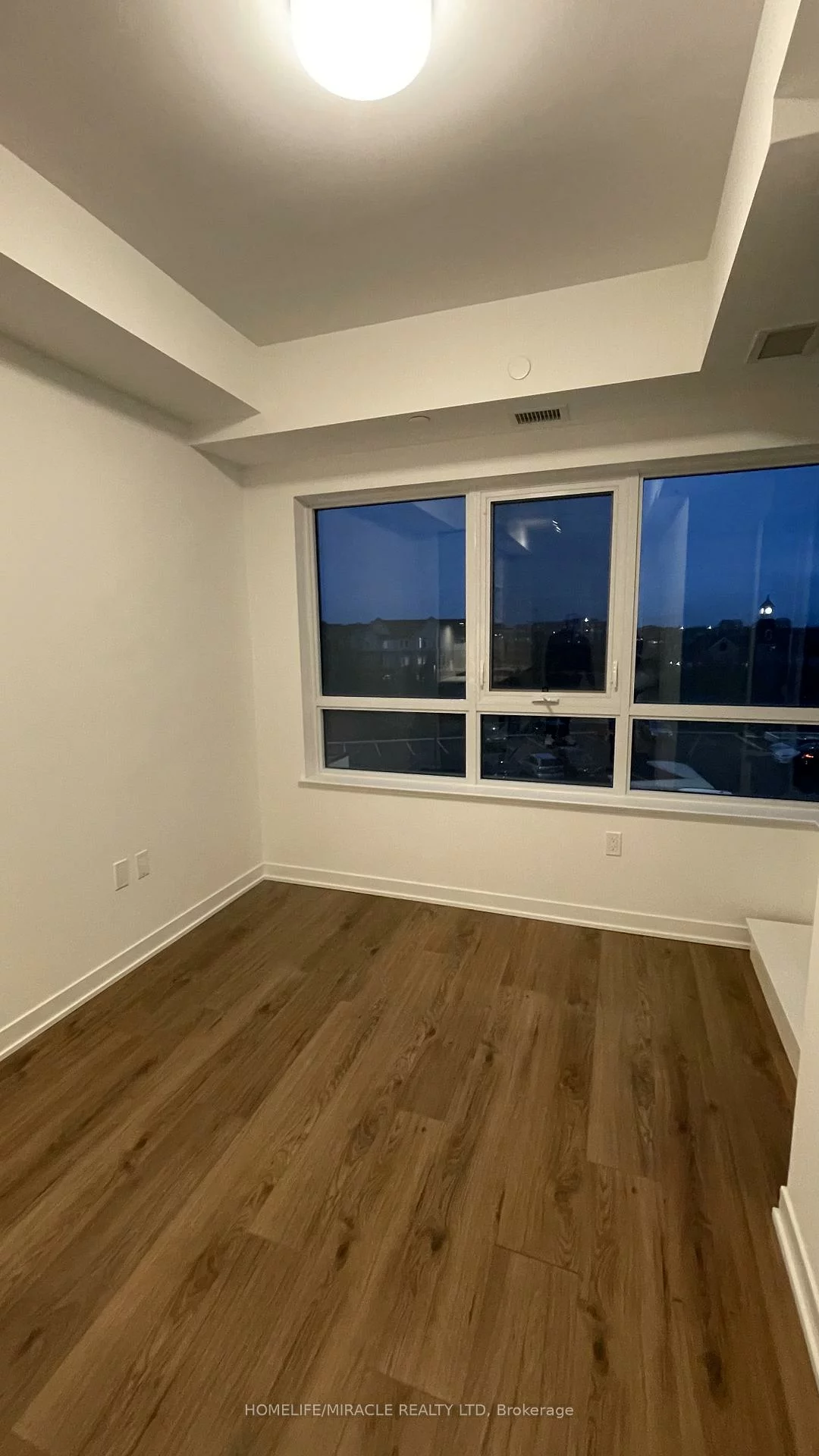 395, Dundas, 1040 - OA Rural Oakville, Oakville