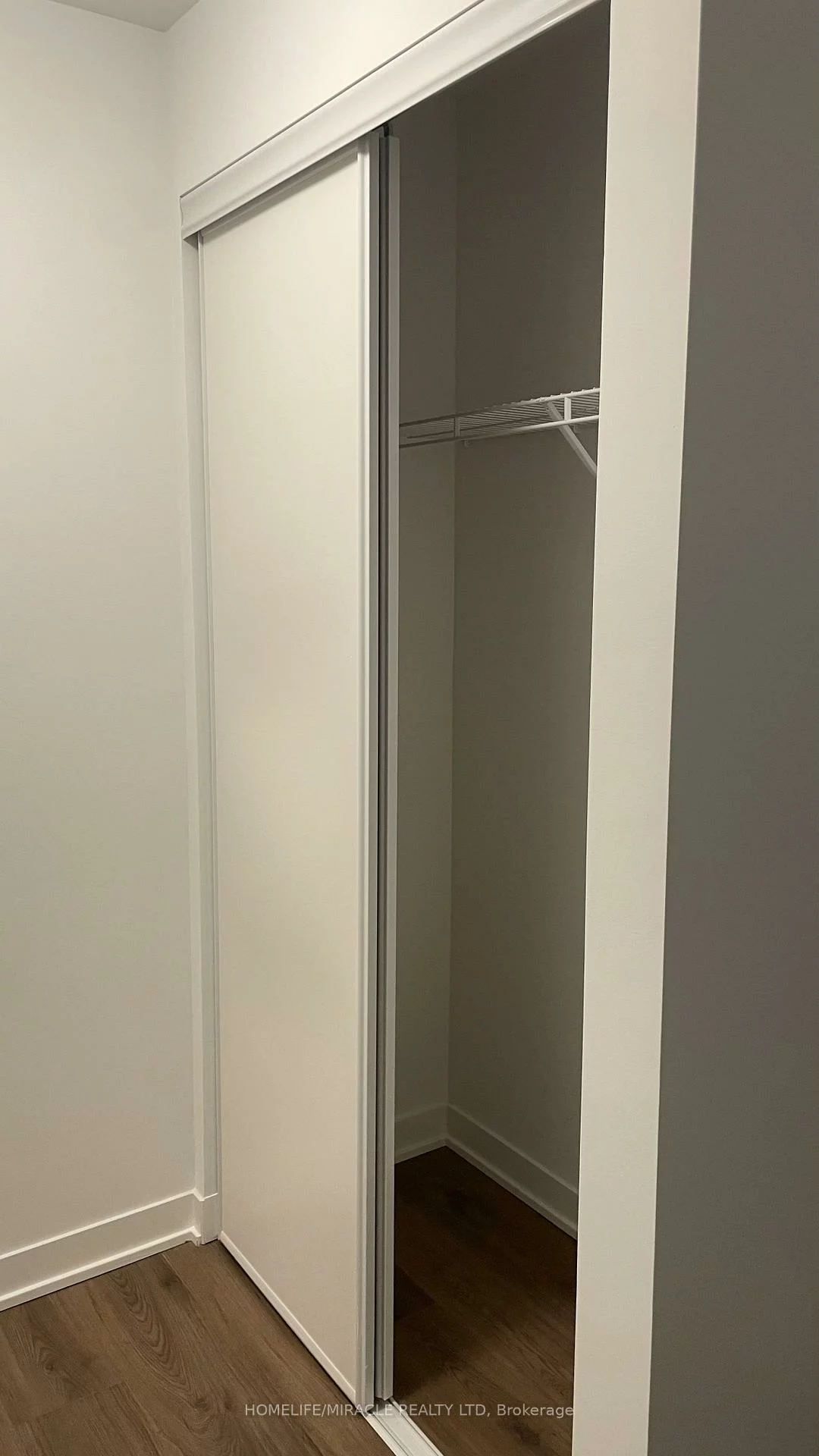 395, Dundas, 1040 - OA Rural Oakville, Oakville