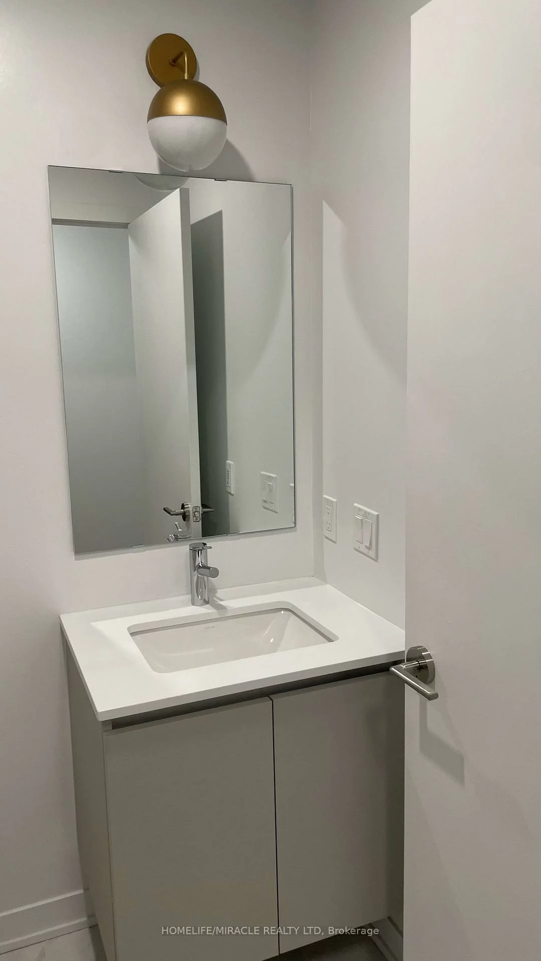 395, Dundas, 1040 - OA Rural Oakville, Oakville