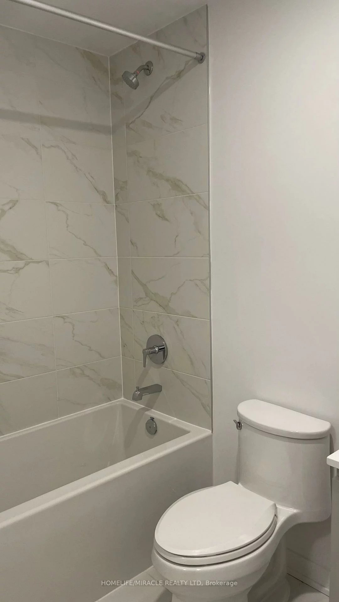 395, Dundas, 1040 - OA Rural Oakville, Oakville