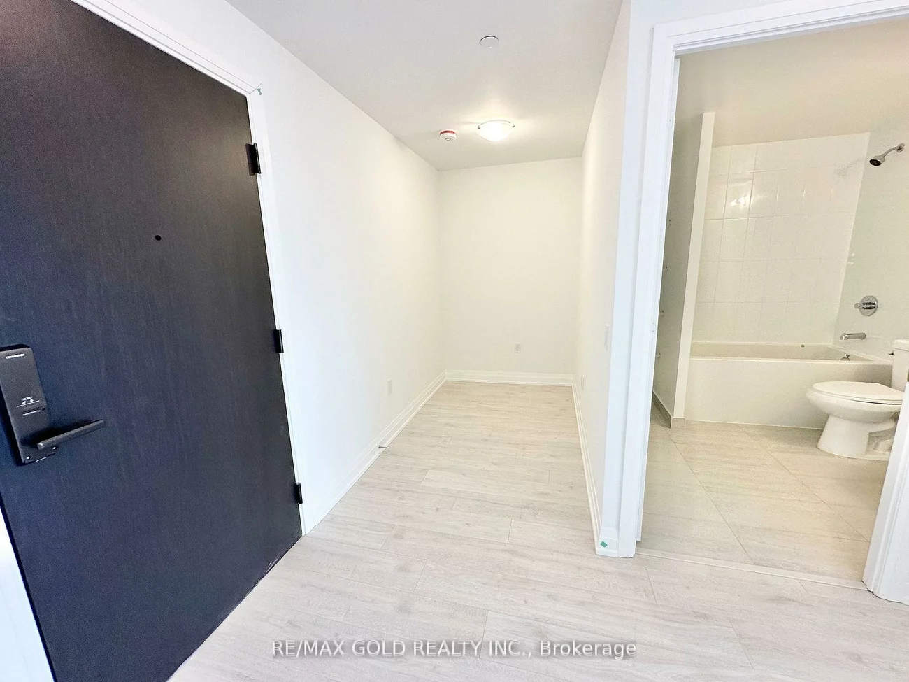 412, Silver Maple, 1010 - JM Joshua Meadows, Oakville