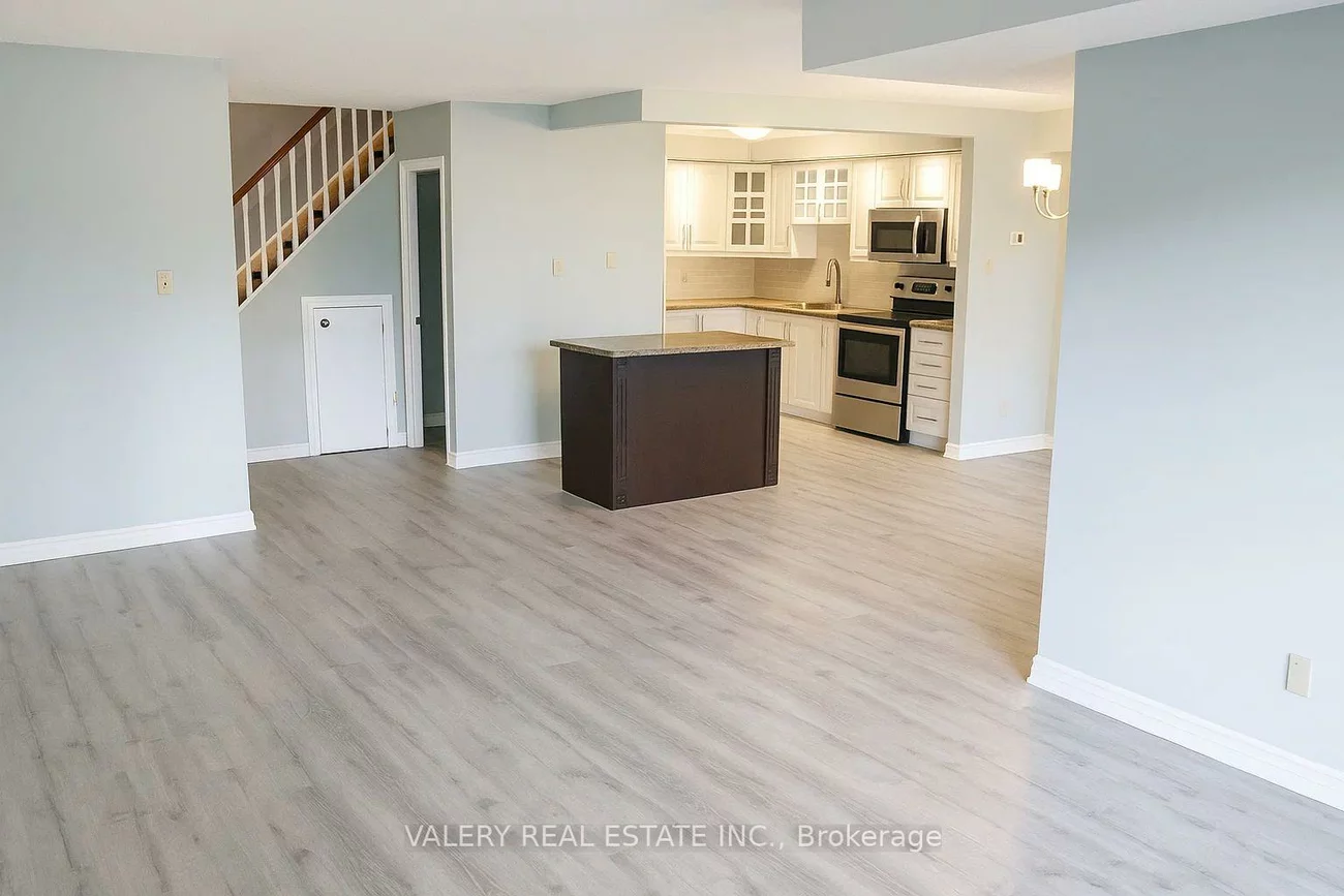 1300, Marlborough, 1005 - FA Falgarwood, Oakville