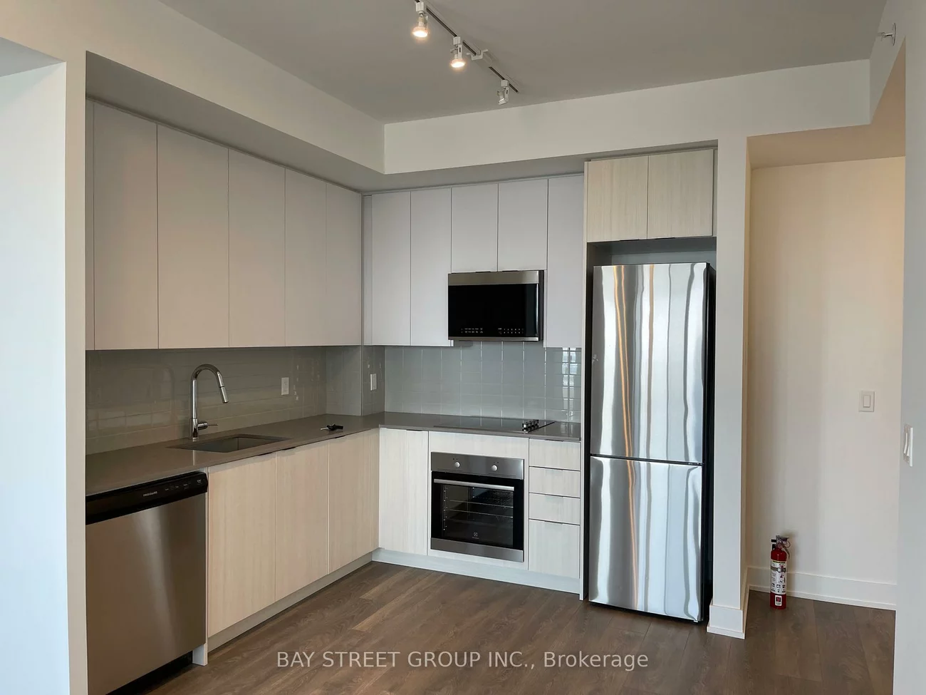 297, OAK WALK, 1015 - RO River Oaks, Oakville