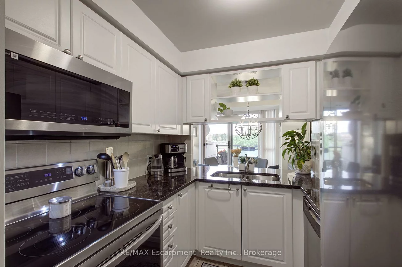 2325, Central Park, 1015 - RO River Oaks, Oakville