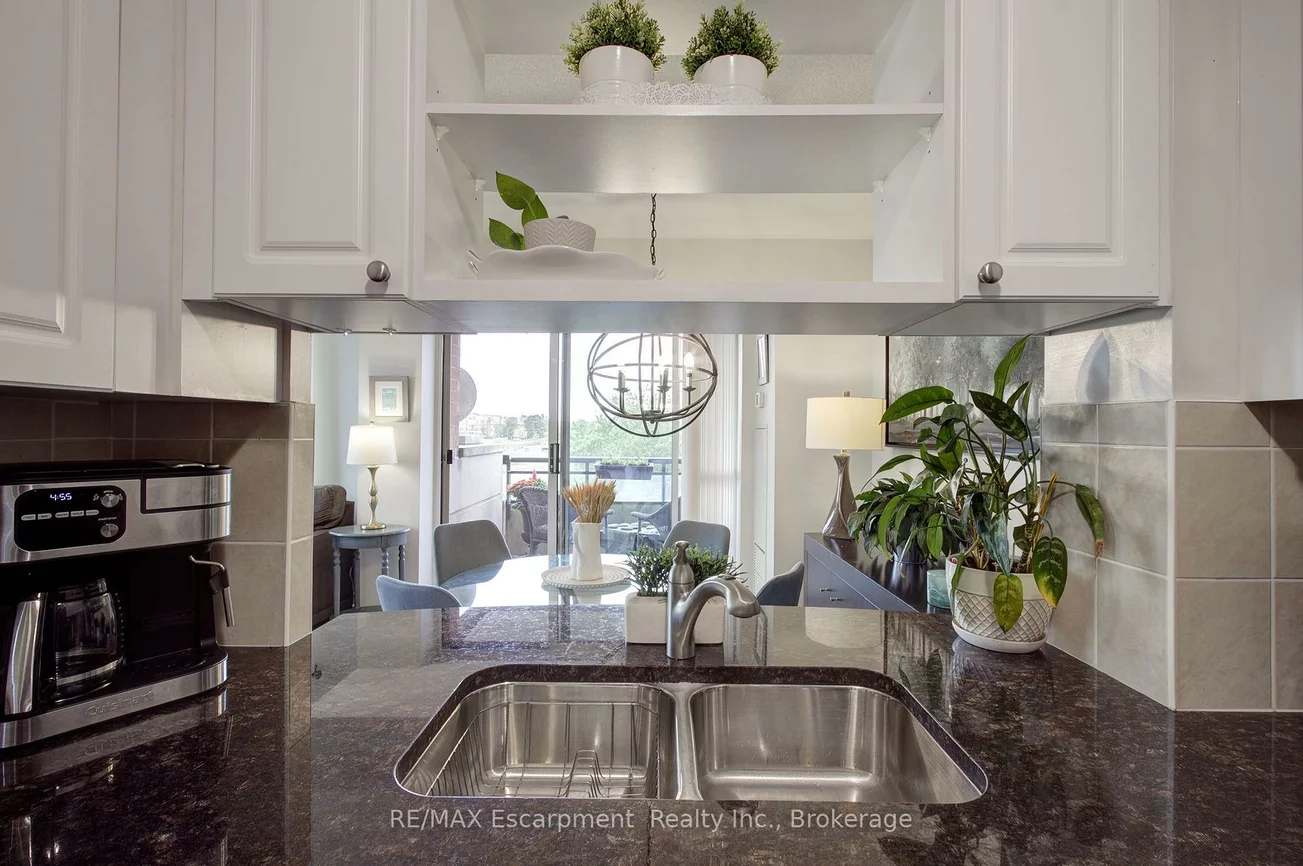 2325, Central Park, 1015 - RO River Oaks, Oakville