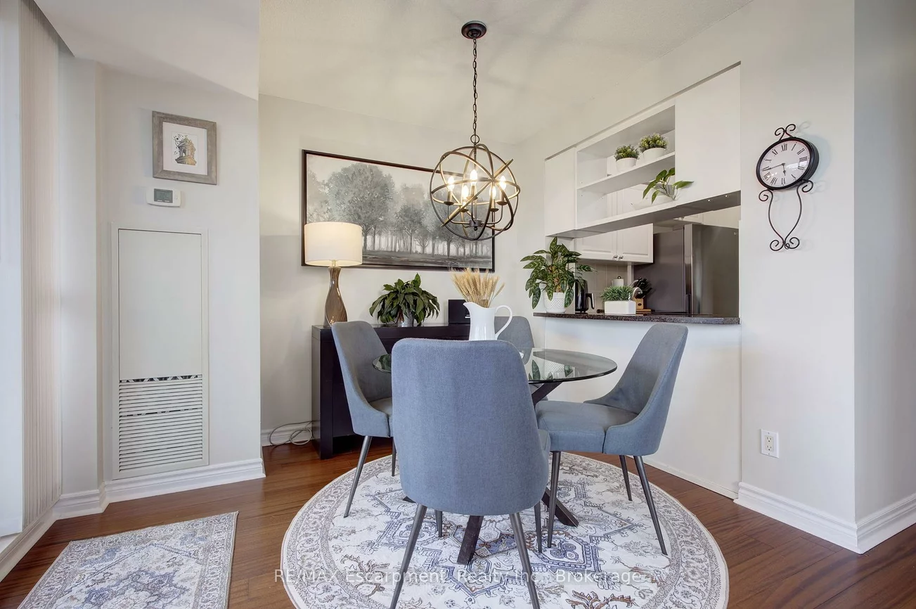 2325, Central Park, 1015 - RO River Oaks, Oakville