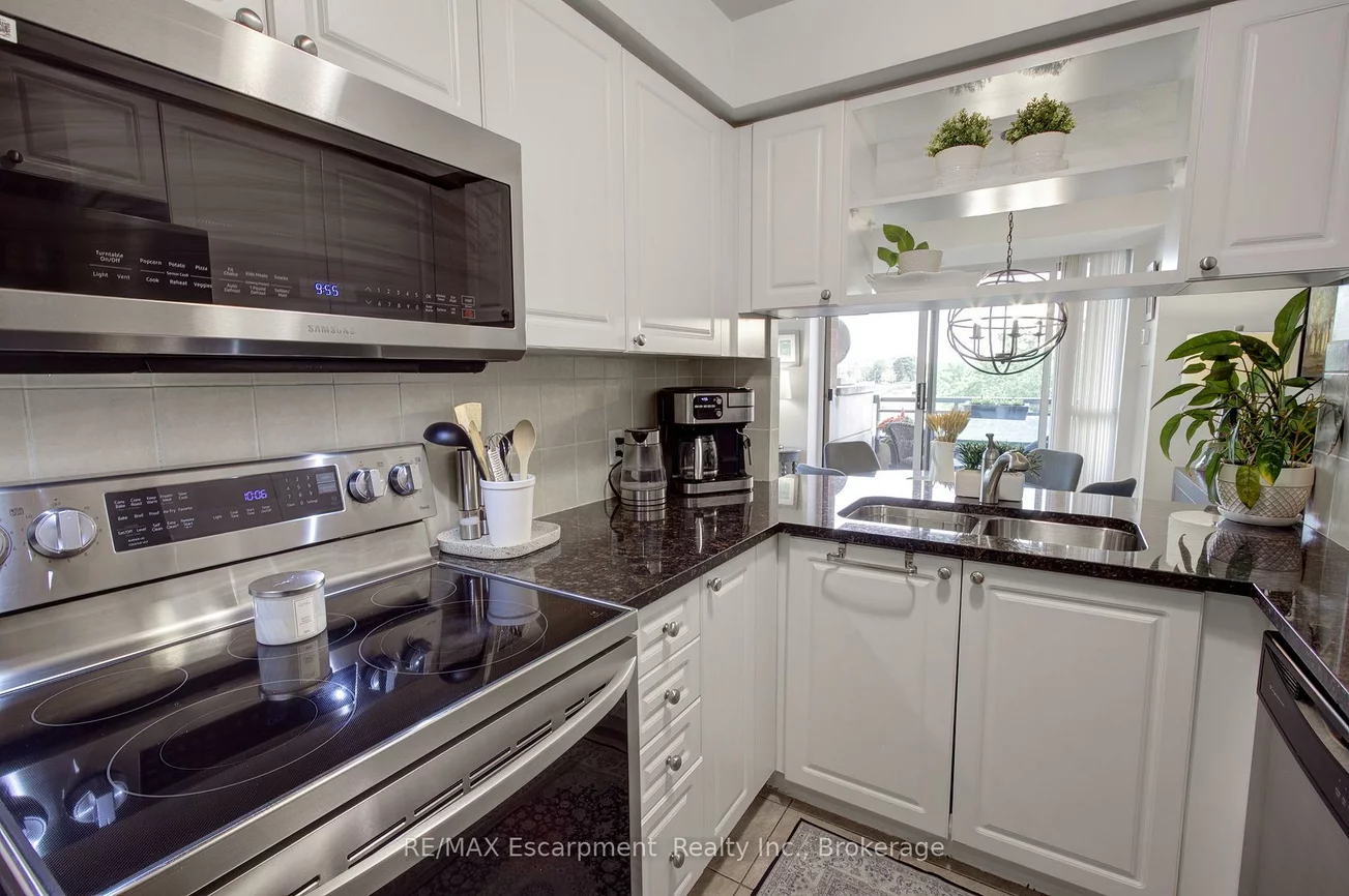 2325, Central Park, 1015 - RO River Oaks, Oakville