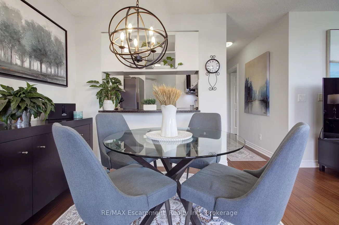 2325, Central Park, 1015 - RO River Oaks, Oakville