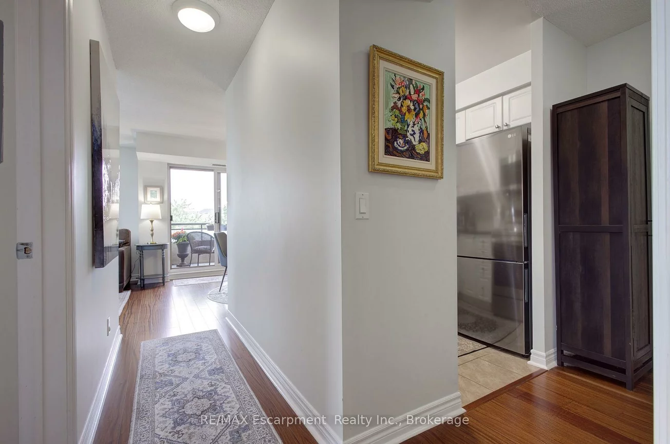 2325, Central Park, 1015 - RO River Oaks, Oakville