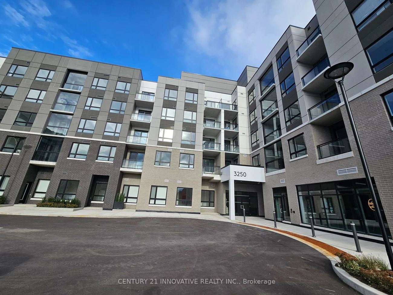 3250, Carding Mill, 1008 - GO Glenorchy, Oakville