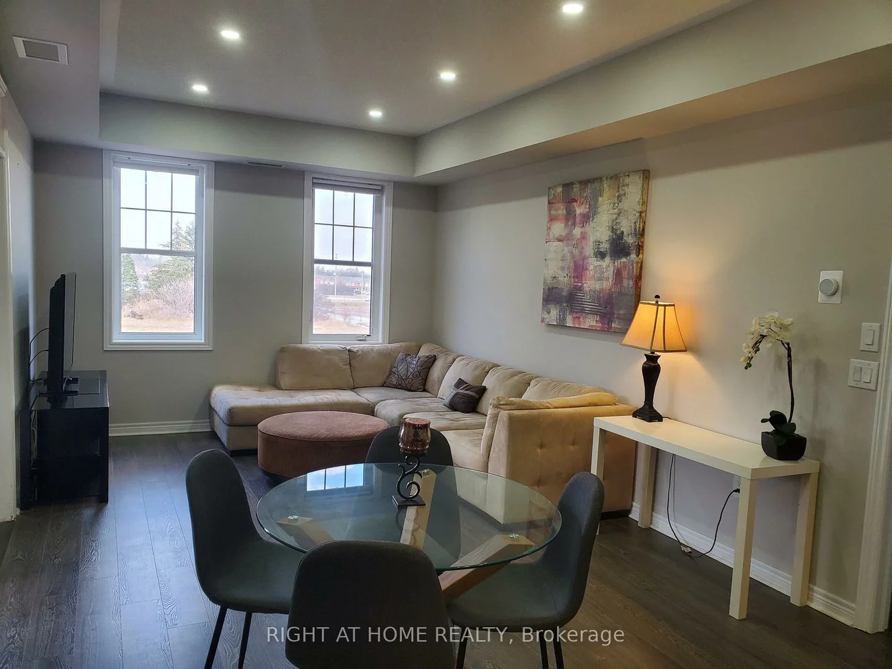 272, Georgian, 1015 - RO River Oaks, Oakville