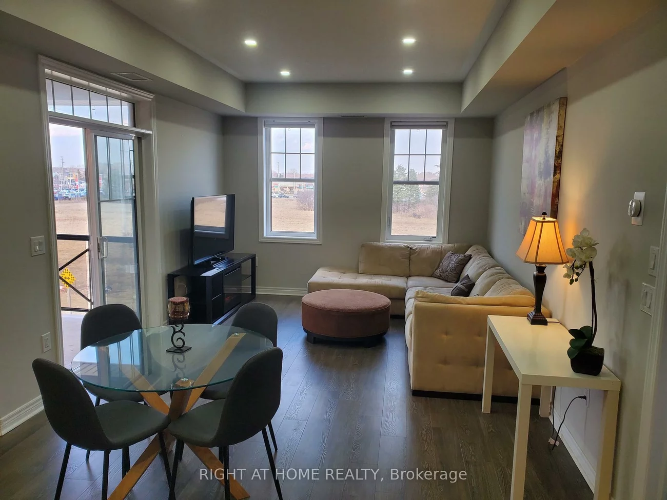 272, Georgian, 1015 - RO River Oaks, Oakville