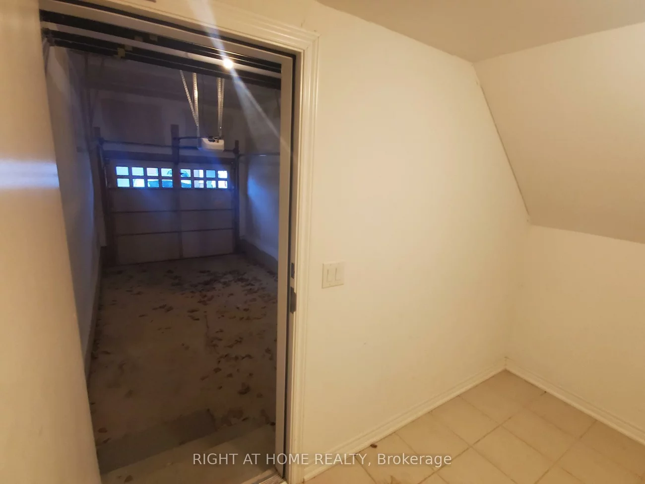 272, Georgian, 1015 - RO River Oaks, Oakville