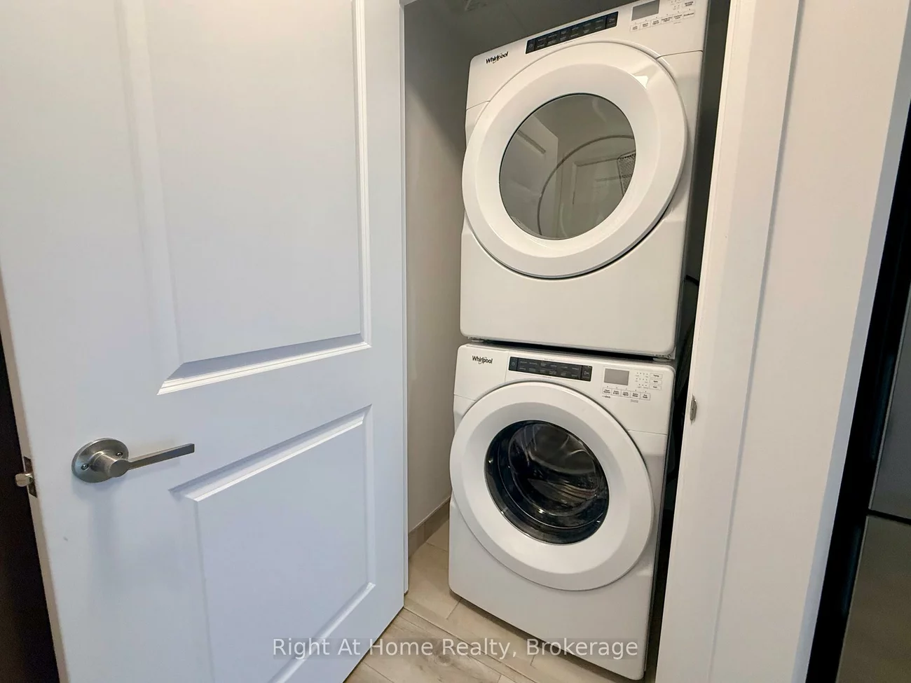 3240, William Coltson, 1010 - JM Joshua Meadows, Oakville